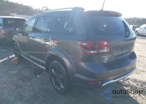 2019 Dodge Journey Crossroad z USA, uszkodzony, nr VIN 3C4PDCGG3KT778533